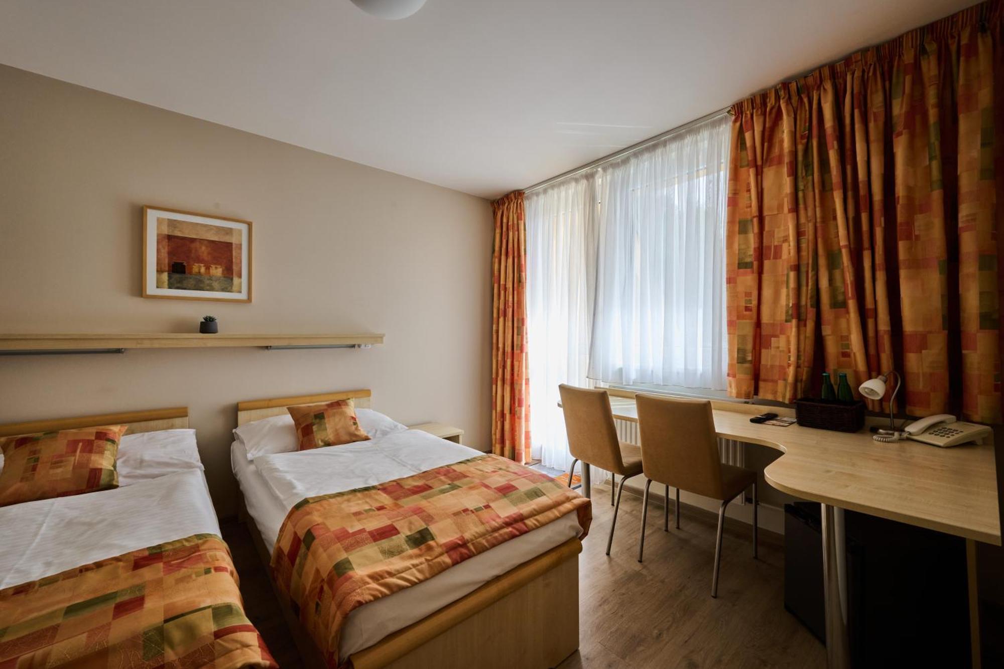 Hotel Akademie Chocerady Ngoại thất bức ảnh