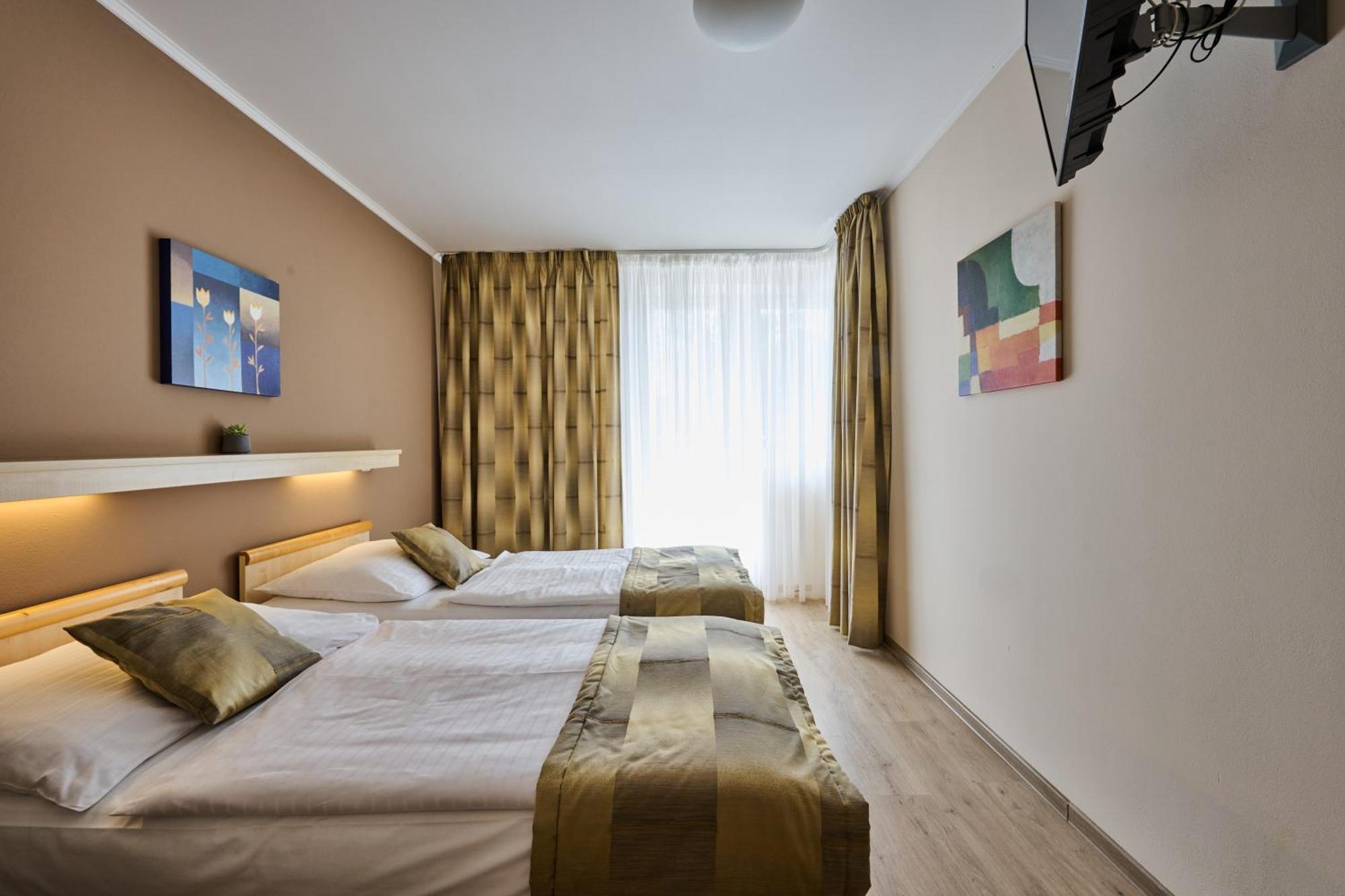 Hotel Akademie Chocerady Ngoại thất bức ảnh