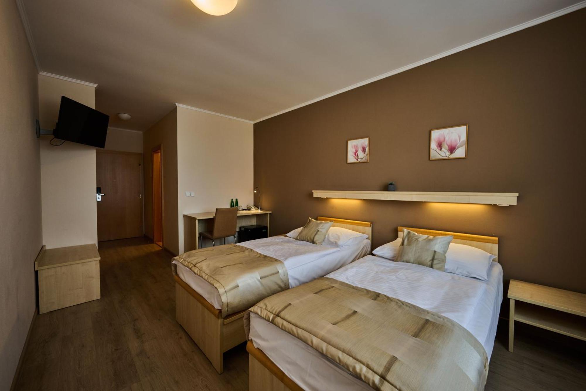 Hotel Akademie Chocerady Ngoại thất bức ảnh