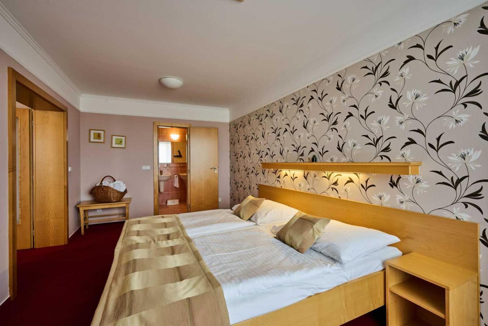 Hotel Akademie Chocerady Ngoại thất bức ảnh