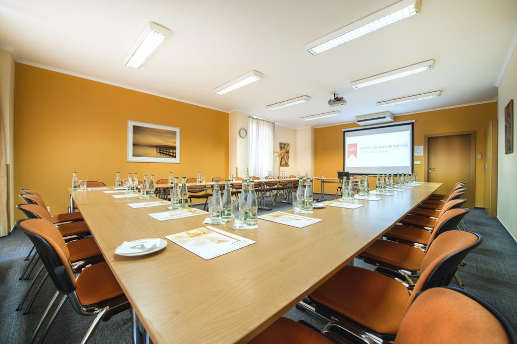 Hotel Akademie Chocerady Ngoại thất bức ảnh