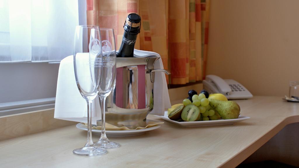Hotel Akademie Chocerady Ngoại thất bức ảnh