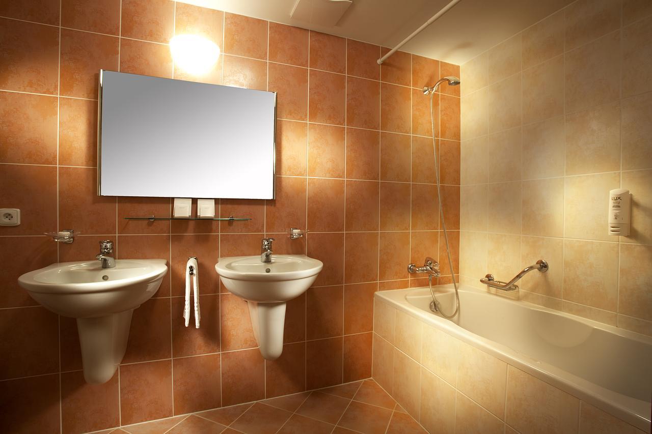 Hotel Akademie Chocerady Ngoại thất bức ảnh