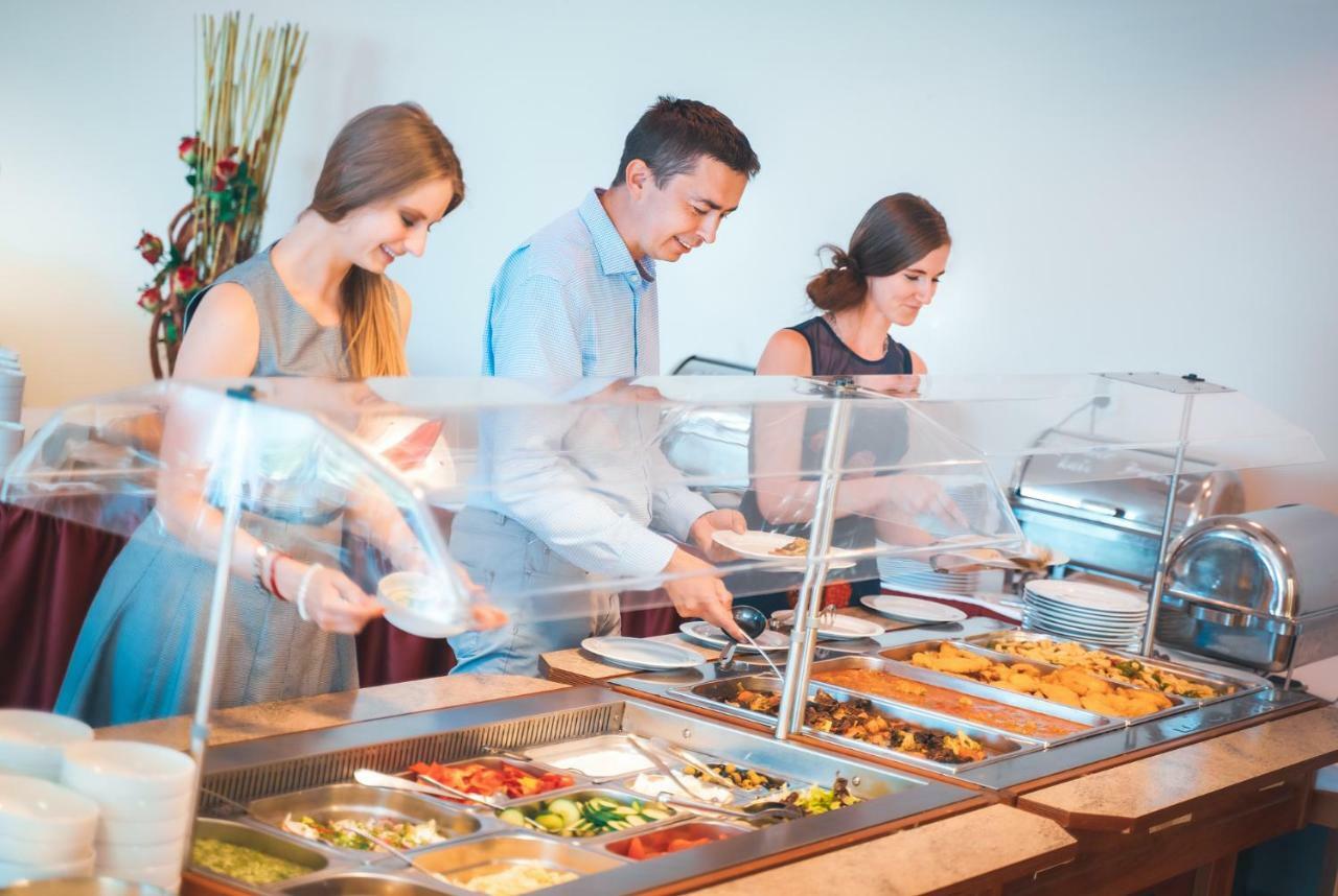 Hotel Akademie Chocerady Ngoại thất bức ảnh